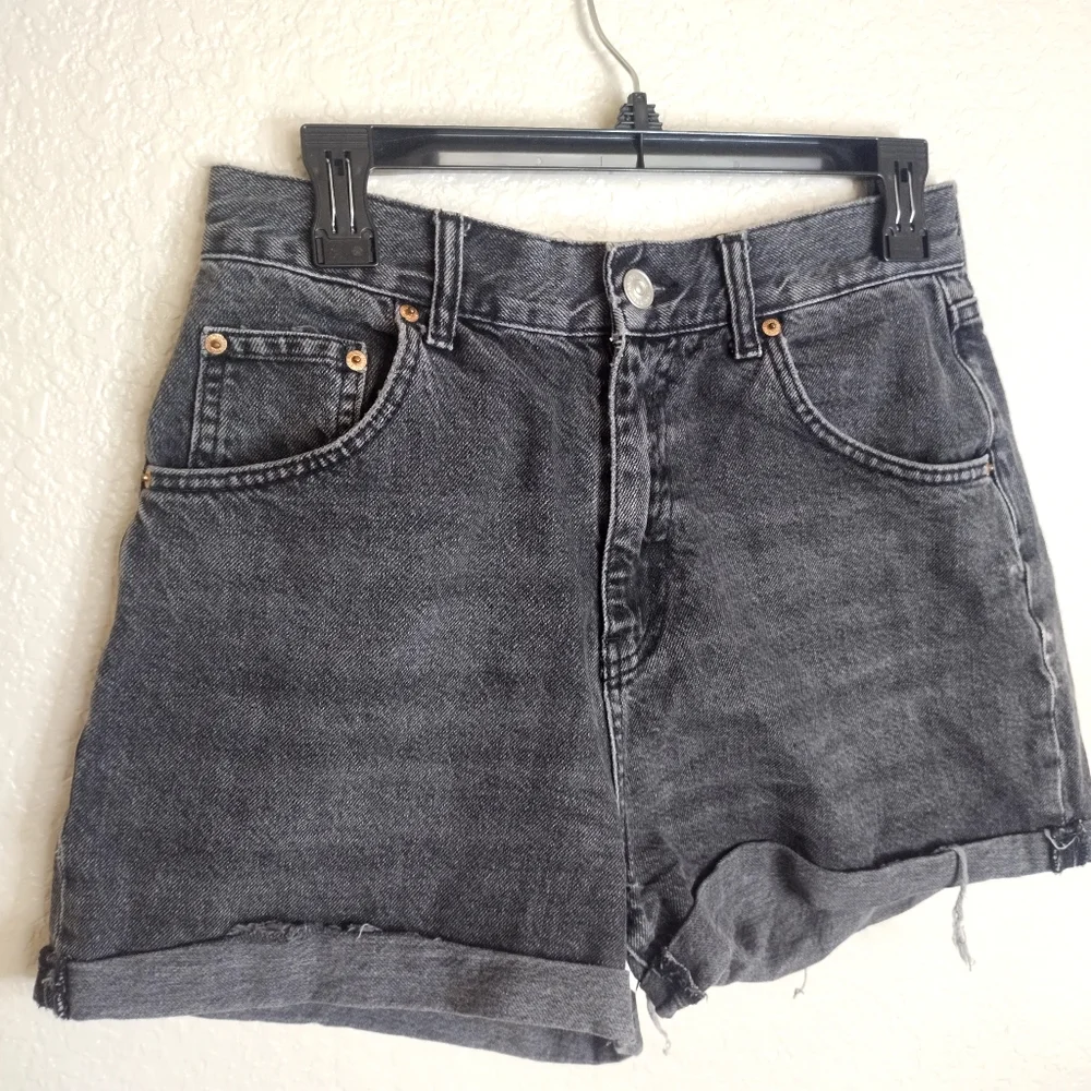BDG High Rise Mom Black Denim Shorts Sz 26